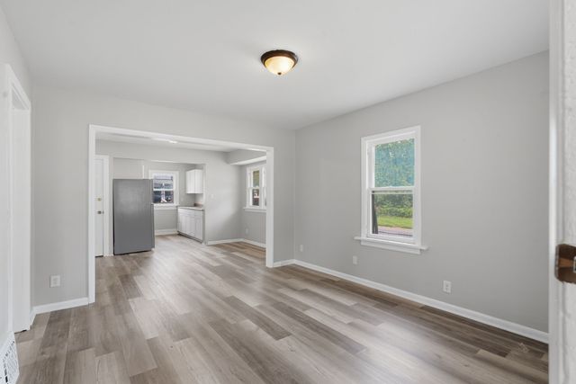 2554 E Grand Avenue, Des Moines, IA 50317
