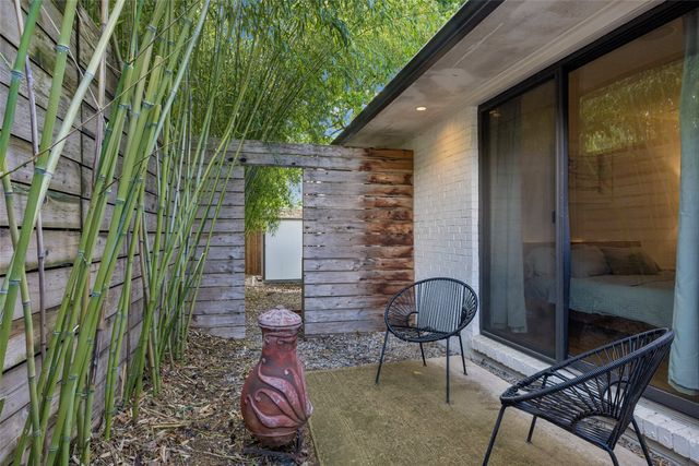 811 N Oak Cliff Boulevard, Dallas, TX 75208