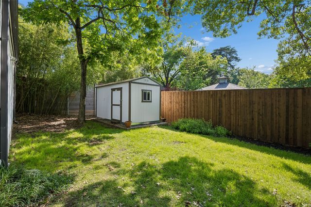811 N Oak Cliff Boulevard, Dallas, TX 75208