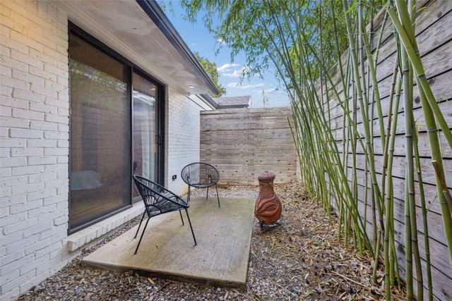 811 N Oak Cliff Boulevard, Dallas, TX 75208