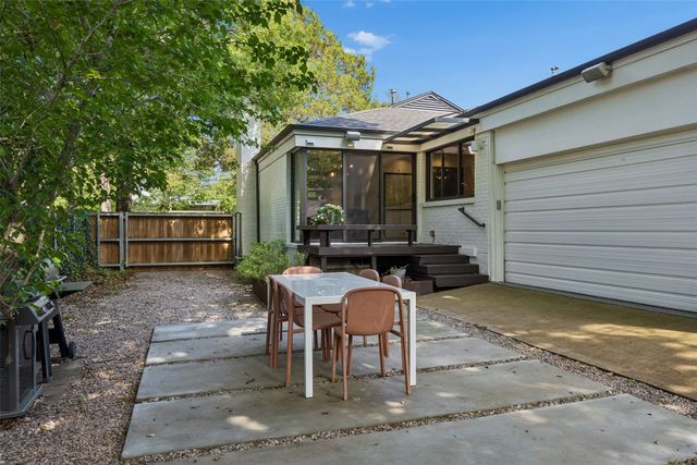811 N Oak Cliff Boulevard, Dallas, TX 75208