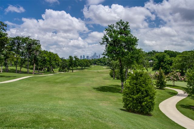 811 N Oak Cliff Boulevard, Dallas, TX 75208