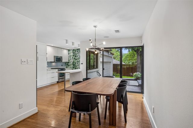 811 N Oak Cliff Boulevard, Dallas, TX 75208