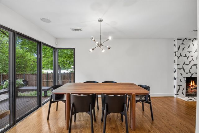 811 N Oak Cliff Boulevard, Dallas, TX 75208