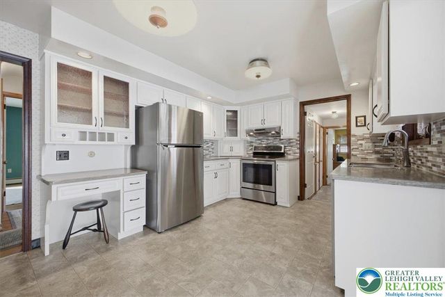 9 Kensington Circle, Allen Twp, PA 18067