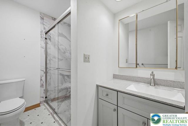 9 Kensington Circle, Allen Twp, PA 18067