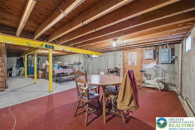 9 Kensington Circle, Allen Twp, PA 18067