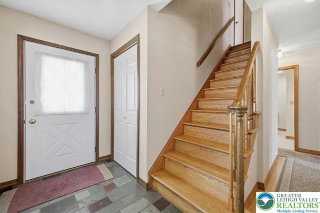 9 Kensington Circle, Allen Twp, PA 18067