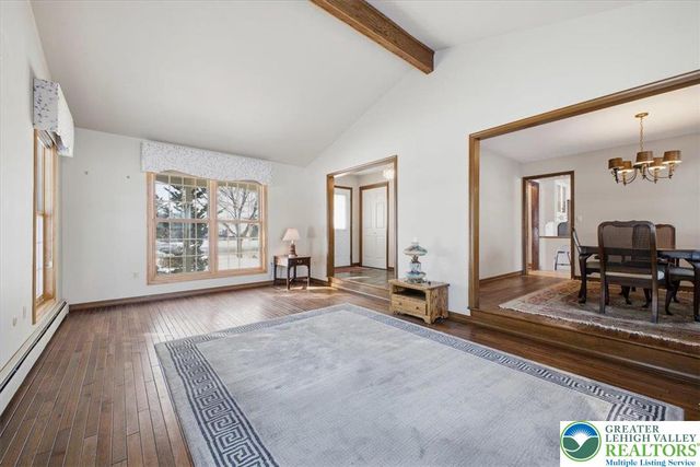 9 Kensington Circle, Allen Twp, PA 18067