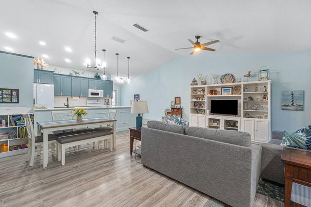 5225 Spice Drive, Palm Beach Gardens, FL 33418