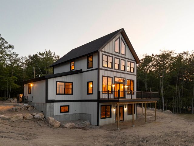 19 Passaconway Road, Ossipee, NH 03814