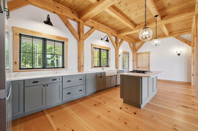 19 Passaconway Road, Ossipee, NH 03814
