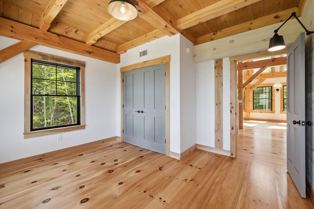 19 Passaconway Road, Ossipee, NH 03814
