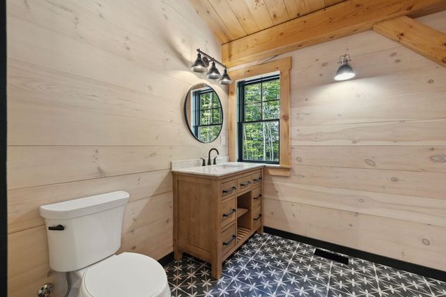 19 Passaconway Road, Ossipee, NH 03814