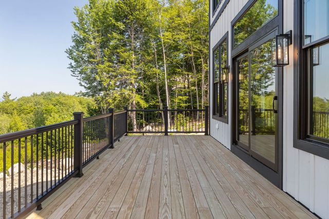 19 Passaconway Road, Ossipee, NH 03814