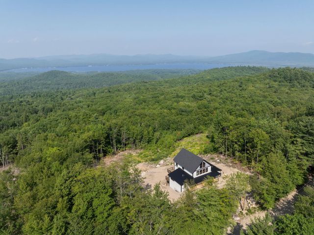 19 Passaconway Road, Ossipee, NH 03814