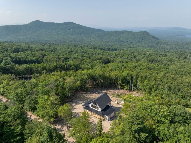 19 Passaconway Road, Ossipee, NH 03814