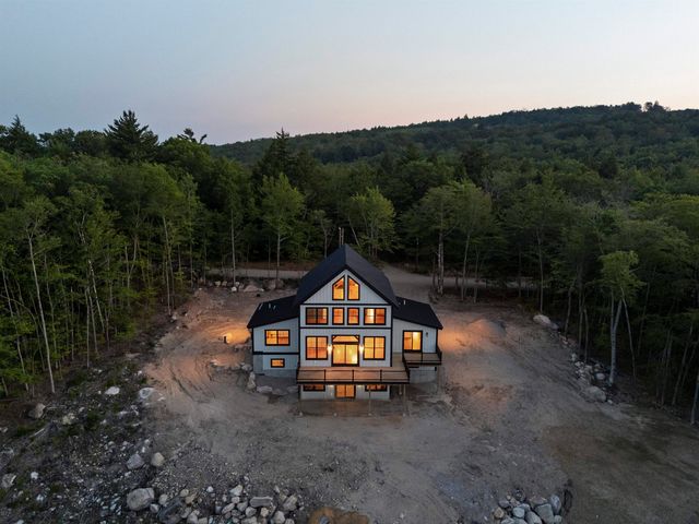 19 Passaconway Road, Ossipee, NH 03814