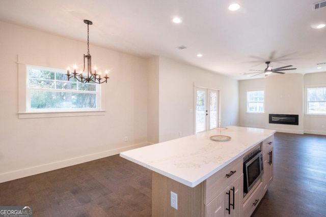 91 Sir Edward Teach, Midway, GA 31320