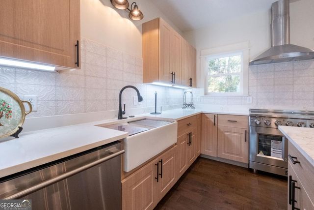 91 Sir Edward Teach, Midway, GA 31320