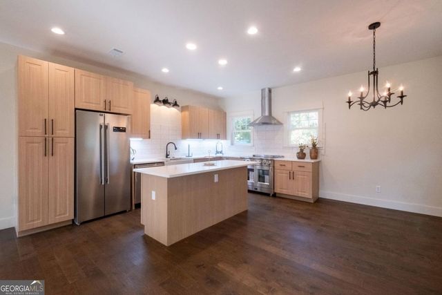 91 Sir Edward Teach, Midway, GA 31320