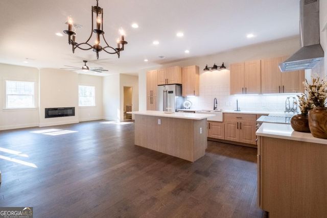 91 Sir Edward Teach, Midway, GA 31320