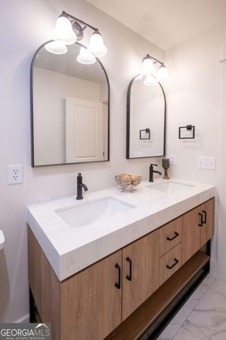 91 Sir Edward Teach, Midway, GA 31320