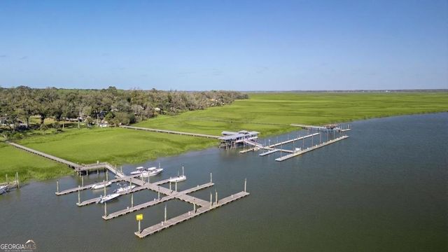 91 Sir Edward Teach, Midway, GA 31320