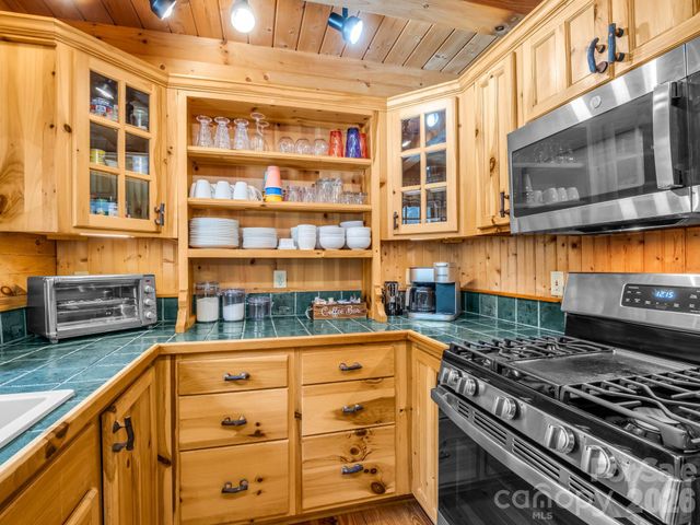 136 Dalton Court, Lake Lure, NC 28746