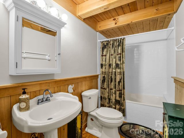 136 Dalton Court, Lake Lure, NC 28746