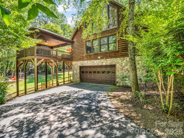 136 Dalton Court, Lake Lure, NC 28746