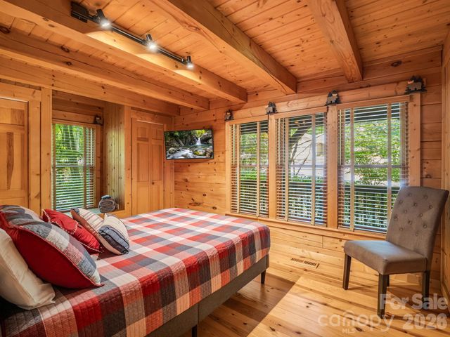 136 Dalton Court, Lake Lure, NC 28746