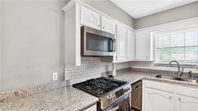 2319 Carter Creek Parkway, Bryan, TX 77802