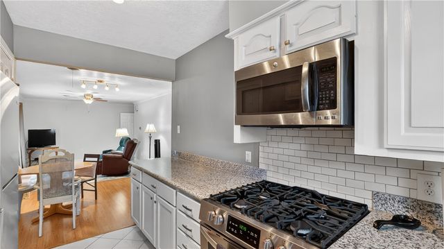 2319 Carter Creek Parkway, Bryan, TX 77802