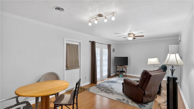 2319 Carter Creek Parkway, Bryan, TX 77802