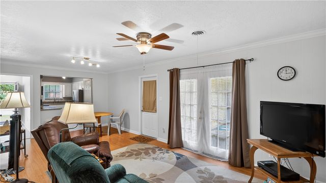 2319 Carter Creek Parkway, Bryan, TX 77802
