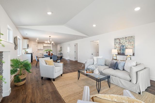 454 NW Monte Vista Avenue 127, Madras, OR 97741