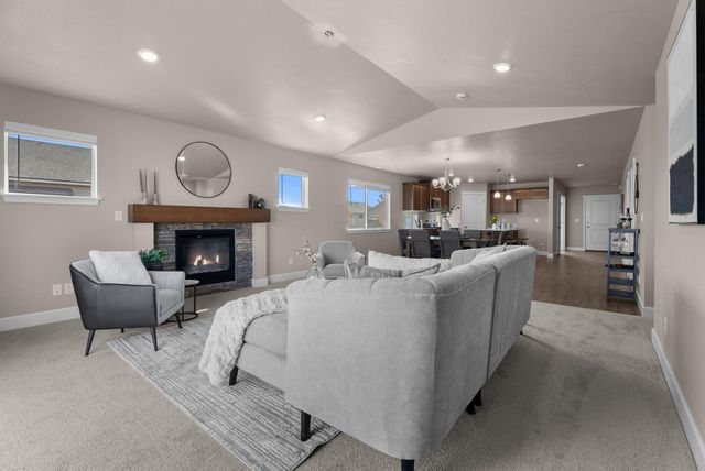 454 NW Monte Vista Avenue 127, Madras, OR 97741