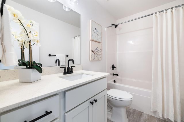 454 NW Monte Vista Avenue 127, Madras, OR 97741