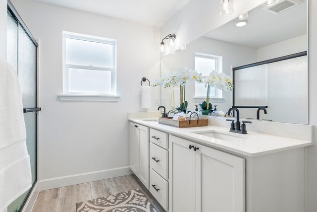 454 NW Monte Vista Avenue 127, Madras, OR 97741