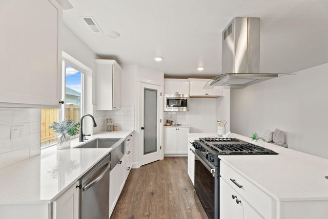 454 NW Monte Vista Avenue 127, Madras, OR 97741