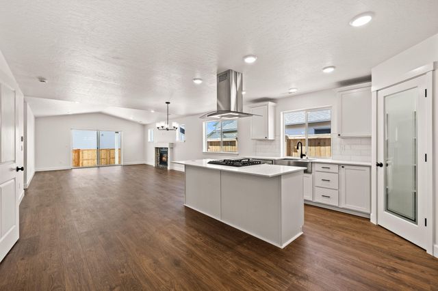 454 NW Monte Vista Avenue 127, Madras, OR 97741