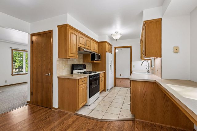 3032 Louisiana Avenue N, Crystal, MN 55427