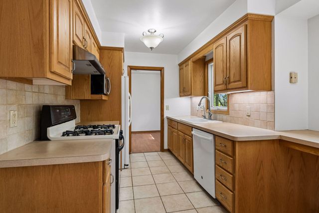3032 Louisiana Avenue N, Crystal, MN 55427