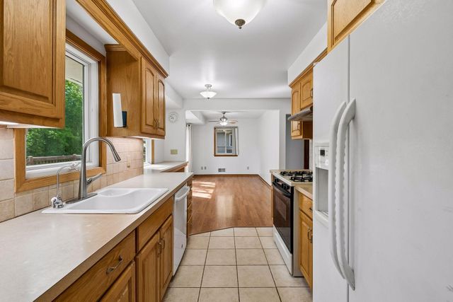 3032 Louisiana Avenue N, Crystal, MN 55427