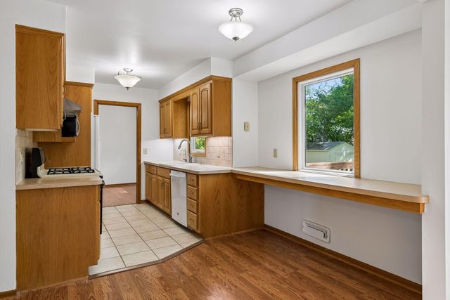 3032 Louisiana Avenue N, Crystal, MN 55427