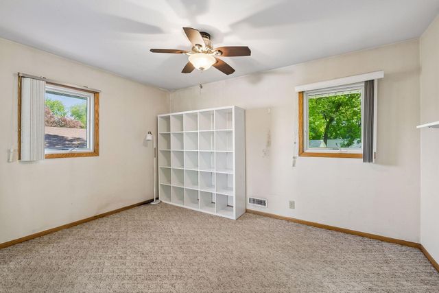 3032 Louisiana Avenue N, Crystal, MN 55427