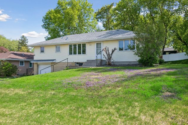 3032 Louisiana Avenue N, Crystal, MN 55427