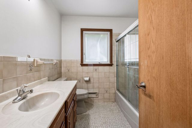 3032 Louisiana Avenue N, Crystal, MN 55427