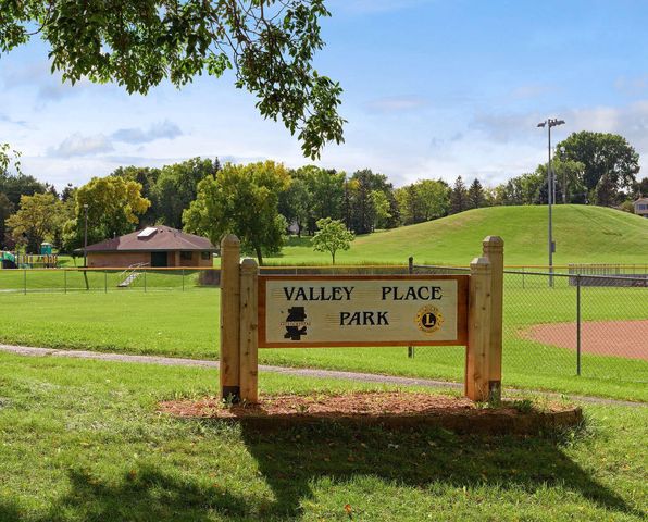 3032 Louisiana Avenue N, Crystal, MN 55427